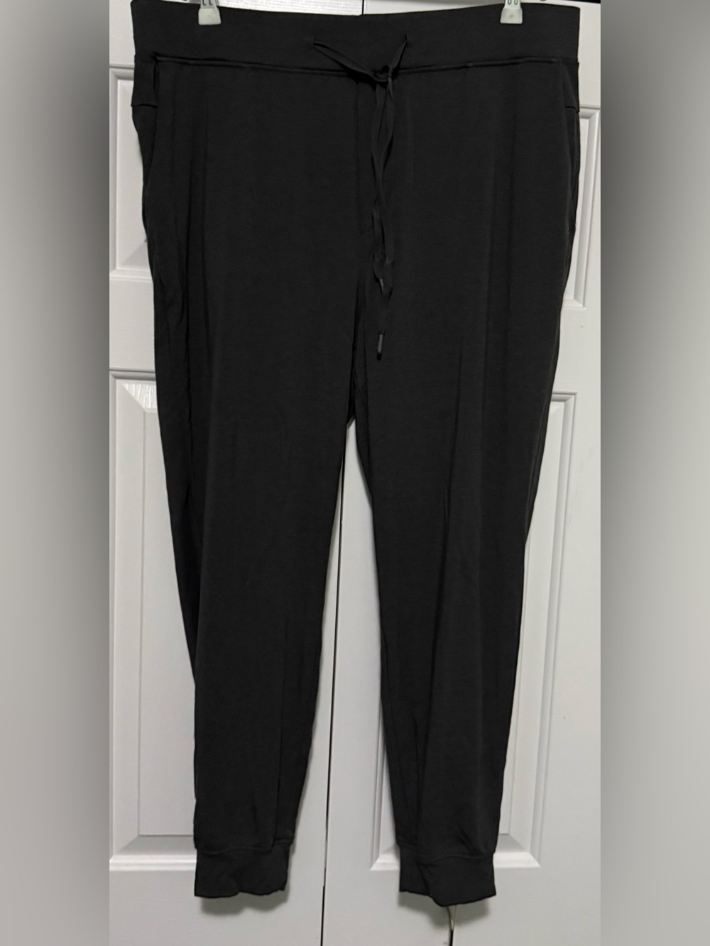 Cozy Earth Women's Black Jogger Pants Large Drawstring Pockets Logo Accent